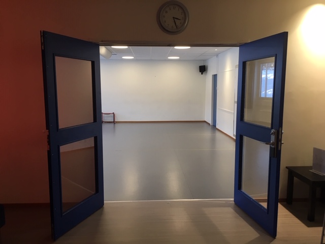 Bild tagen in mot aktivitetsrummet.